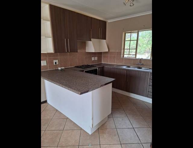 2 BEDROOM TOWNHOUSE FOR SALE IN MOOIKLOOF RIDGE ESTATE